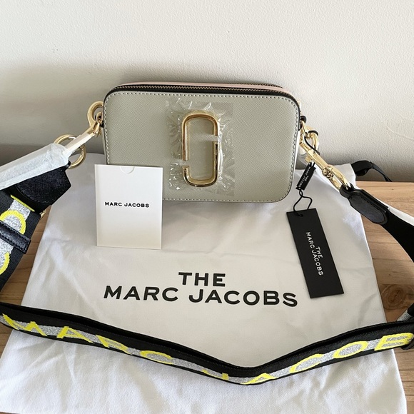 Marc Jacobs Handbags - Marc Jacobs Snapshot Camera Bag Brand New With Tag.